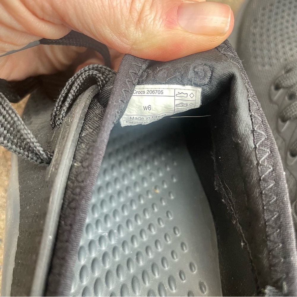 CROCS Women’s Lite Ride Black Lightweight Mesh Fabric Sneaker Shoe Size 6 - Picture 5 of 10